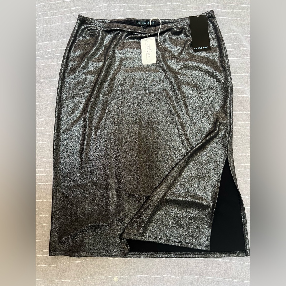 To the Max Shiny Silver Skirt